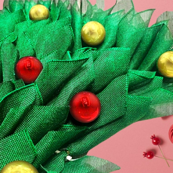 New Christmas Wreath 24" L Handmade Xmas Tree Wreath Indoor/Outdoor Wall/Door - Picture 6 of 6